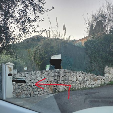 Le Mas D'Angeline, Vue Mer, Jardin Commun, Parking, Voiture Requise, 10 Min En Voiture De Monaco, Route Etroite, Pente Raide, Croisement Limite, Sea View, Shared Garden, Parking, Car Required, 10 Min Drive From Monaco, Narrow Steep Road, Limited Pass Beausoleil Dış mekan fotoğraf