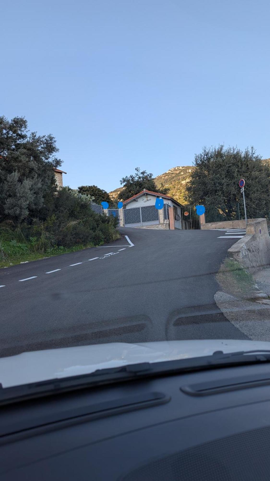 Le Mas D'Angeline, Vue Mer, Jardin Commun, Parking, Voiture Requise, 10 Min En Voiture De Monaco, Route Etroite, Pente Raide, Croisement Limite, Sea View, Shared Garden, Parking, Car Required, 10 Min Drive From Monaco, Narrow Steep Road, Limited Pass Beausoleil Dış mekan fotoğraf