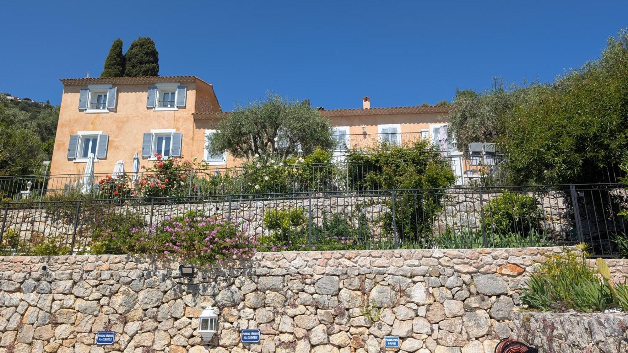 Le Mas D'Angeline, Vue Mer, Jardin Commun, Parking, Voiture Requise, 10 Min En Voiture De Monaco, Route Etroite, Pente Raide, Croisement Limite, Sea View, Shared Garden, Parking, Car Required, 10 Min Drive From Monaco, Narrow Steep Road, Limited Pass Beausoleil Dış mekan fotoğraf