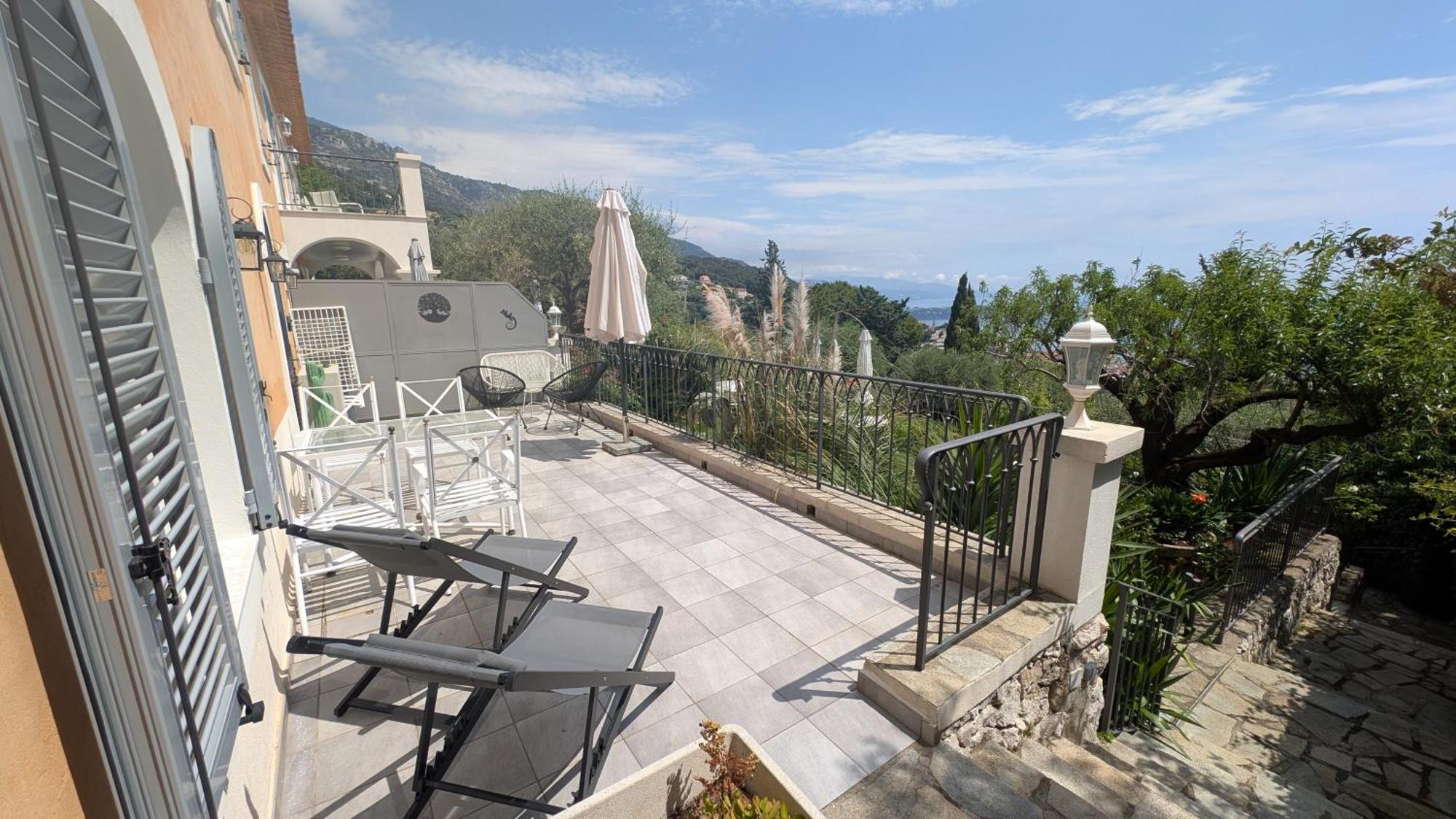 Le Mas D'Angeline, Vue Mer, Jardin Commun, Parking, Voiture Requise, 10 Min En Voiture De Monaco, Route Etroite, Pente Raide, Croisement Limite, Sea View, Shared Garden, Parking, Car Required, 10 Min Drive From Monaco, Narrow Steep Road, Limited Pass Beausoleil Dış mekan fotoğraf