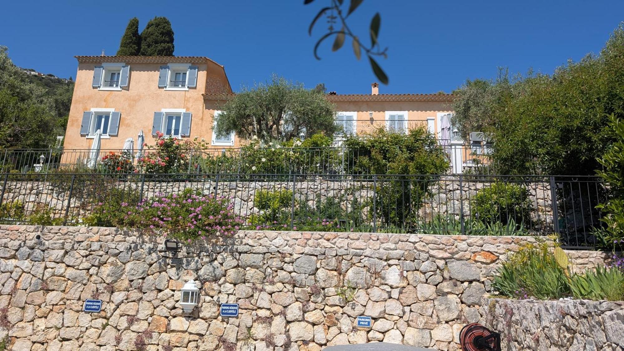 Le Mas D'Angeline, Vue Mer, Jardin Commun, Parking, Voiture Requise, 10 Min En Voiture De Monaco, Route Etroite, Pente Raide, Croisement Limite, Sea View, Shared Garden, Parking, Car Required, 10 Min Drive From Monaco, Narrow Steep Road, Limited Pass Beausoleil Dış mekan fotoğraf